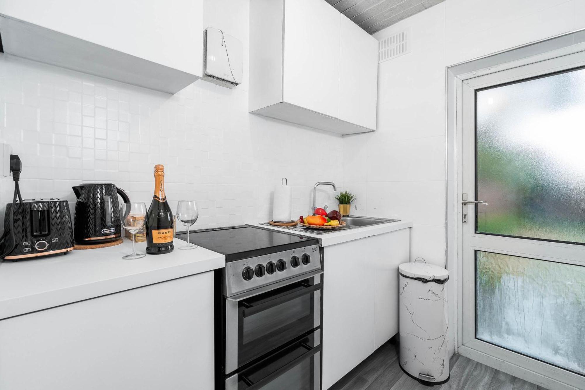 ברמינגהאם 4 Bedroom House - Accommodates 7 - Garden - Parking - Netflix - Wifi - 559T מראה חיצוני תמונה